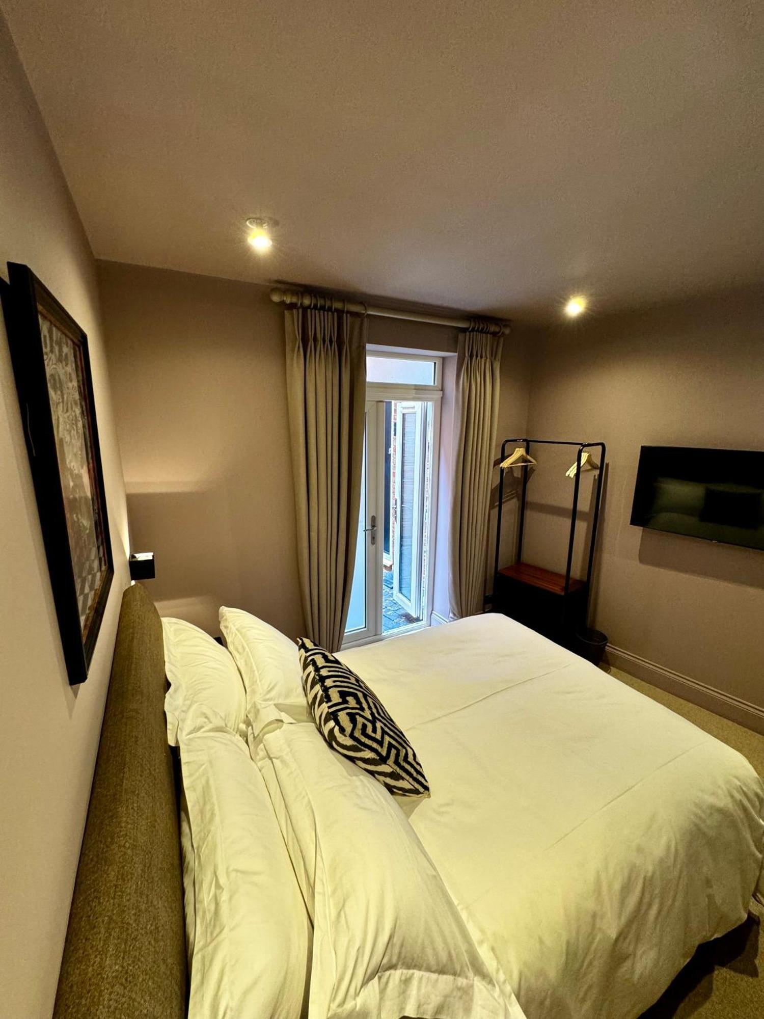 Macbeths Corner High End Luxury Apartment In Centre With Parking Stratford-upon-Avon Zewnętrze zdjęcie